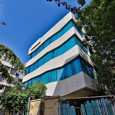 The Sky Imperial Hotel Yahvi Vadodara Bagian luar foto